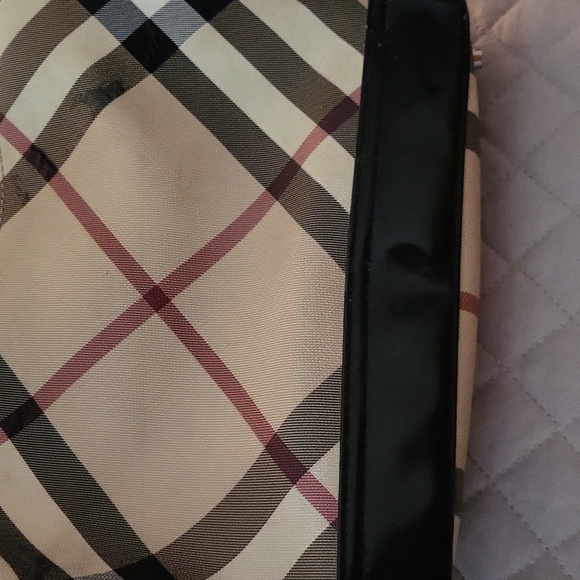 100% authentic Burberry shoulder bag fair condition. Many years left. - Picture 9 of 17